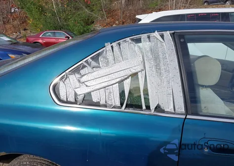 1995 Honda Accord Lx z USA, uszkodzony, nr VIN 1HGCD7248SA007786